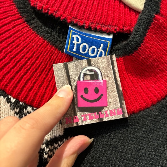 pooh sweater - Picture 2 of 4